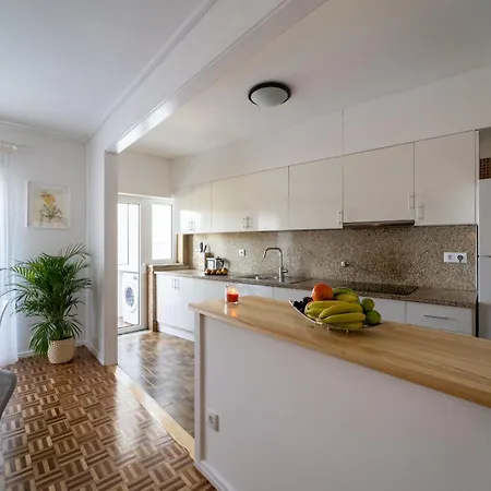 D. Pedro V - T3 Familiar No Centro Da - Appartement *