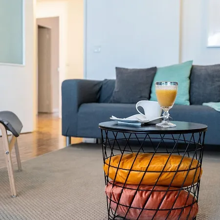 D. Pedro V - T3 Familiar No Centro Da - *