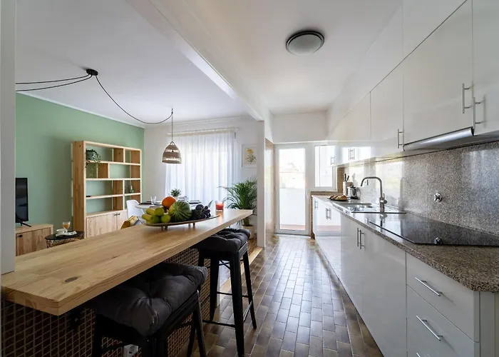 Lejlighed D. Pedro V - T3 Familiar No Centro Da -