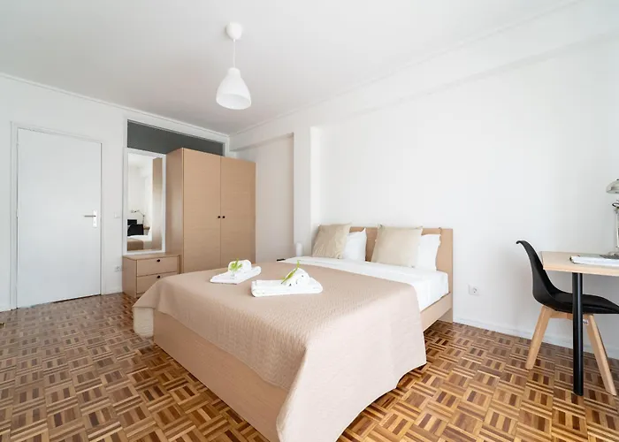 D. Pedro V - T3 Familiar No Centro Da - Lejlighed