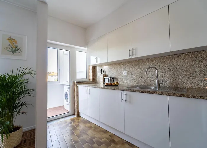 D. Pedro V - T3 Familiar No Centro Da - Lejlighed *